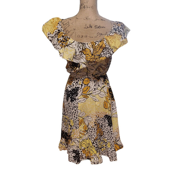 Le Shack yellow floral off shoulder ruffle dress, size 2 - Picture 2 of 4